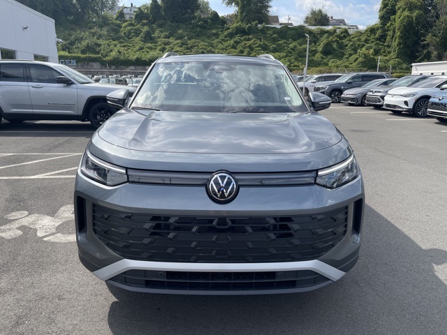 2025 Volkswagen Tiguan SE photo 4
