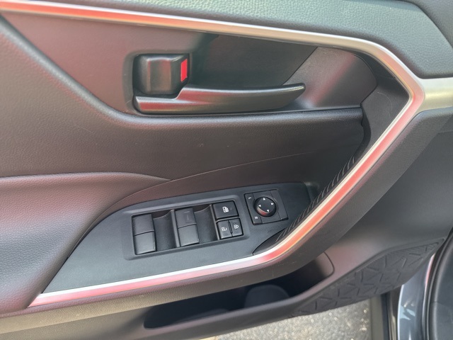 2024 Toyota RAV4 Hybrid LE photo 19