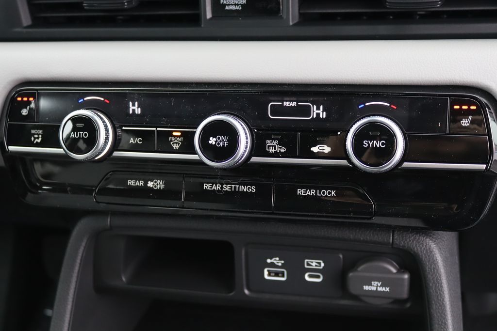 2025 Honda Pilot Touring photo 23