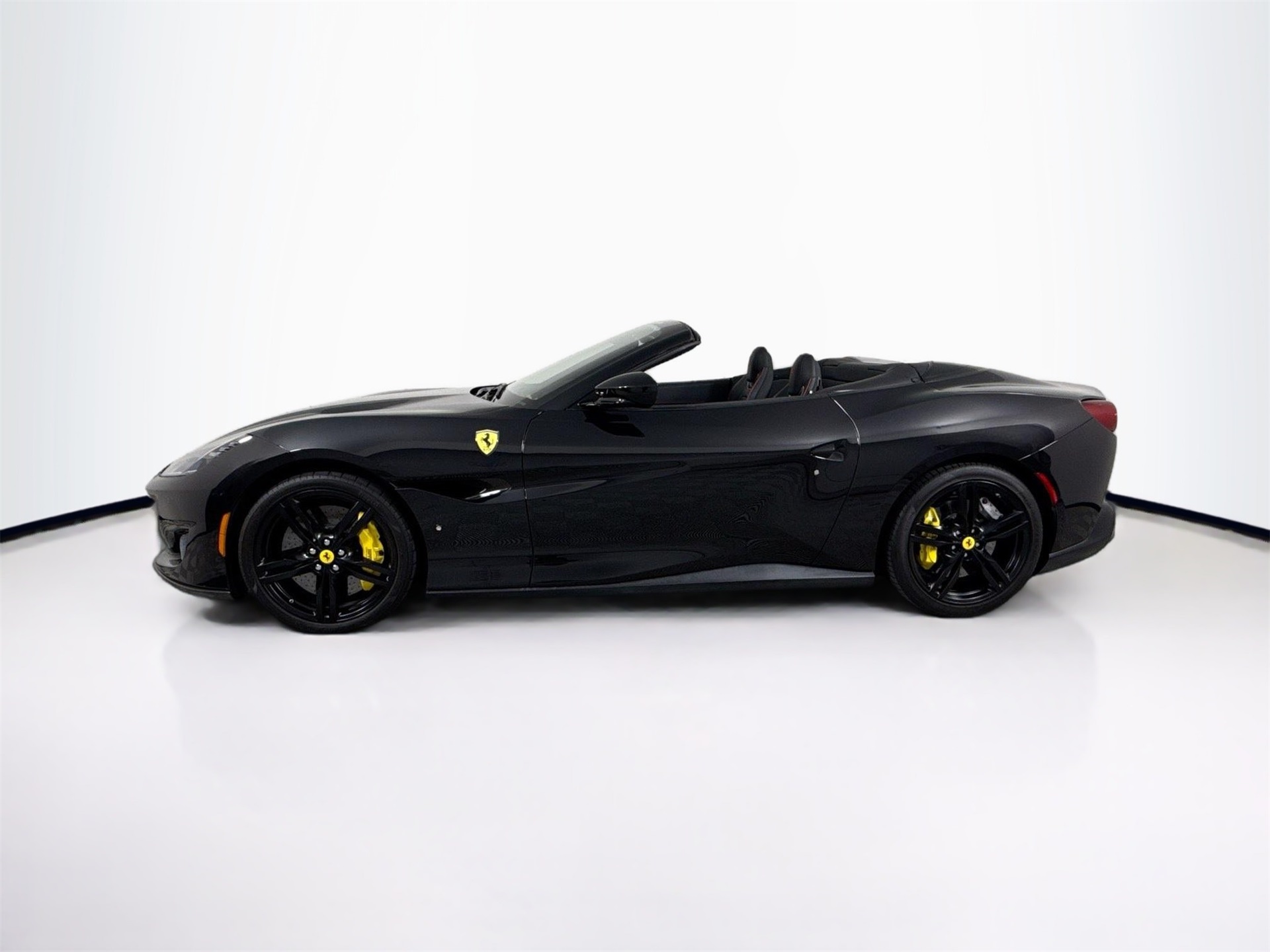 2019 Ferrari Portofino Base photo 4