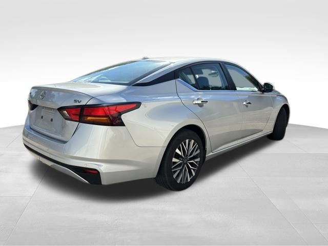 2023 Nissan Altima 2.5 SV photo 8