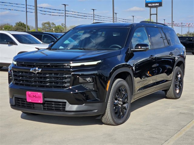 2026 Chevrolet Traverse photo 2