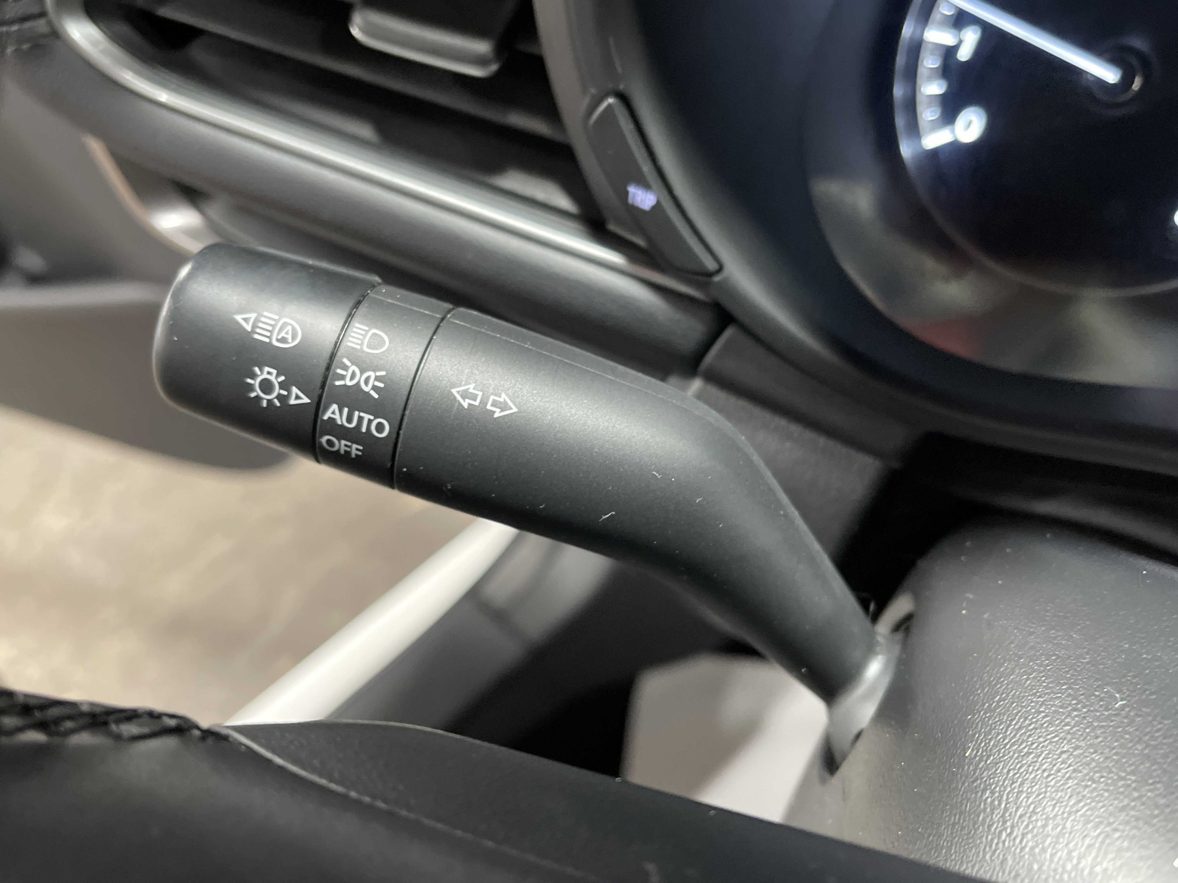 2022 Mazda Mazda3 Hatchback Select photo 4