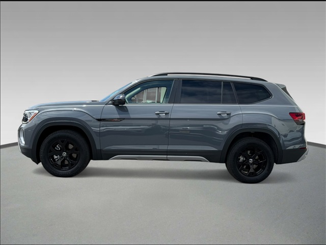 2025 Volkswagen Atlas Peak Edition SE photo 3