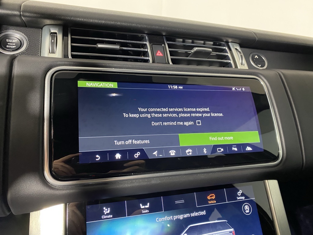 2020 Land Rover Range Rover HSE photo 13