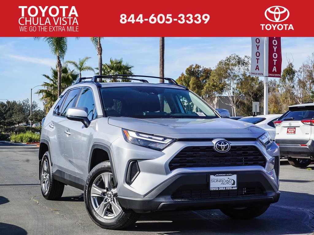 2025 Toyota RAV4 XLE's photo