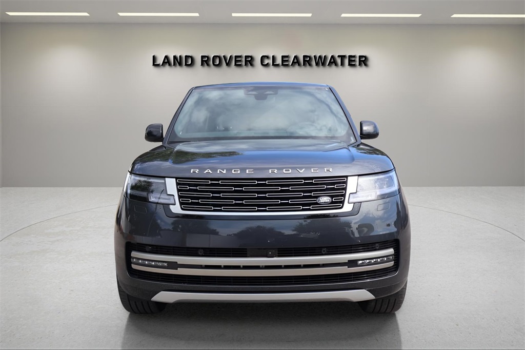 2025 Land Rover Range Rover SE photo 8