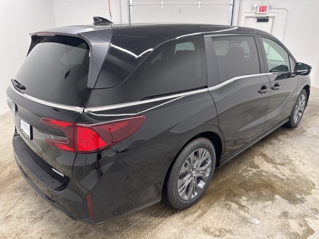 2026 Honda Odyssey Touring photo 5