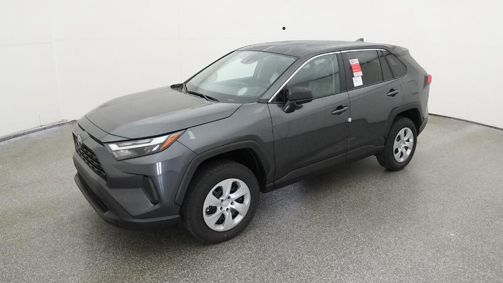 2025 Toyota RAV4 LE's photo