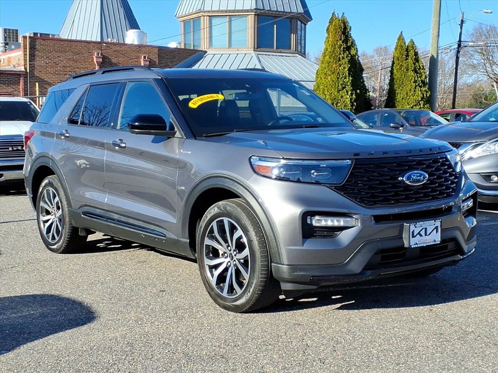 2022 Ford Explorer ST-LINE's photo