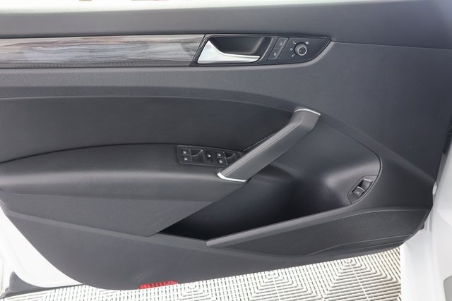 2022 Volkswagen Passat 2.0T R-Line photo 24