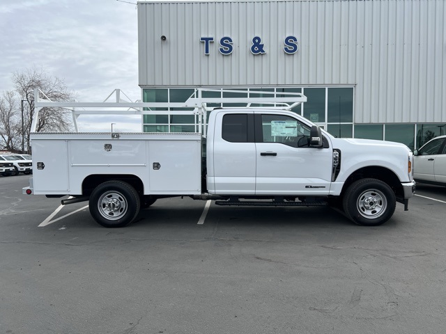 2025 Ford F-350 XL photo 4