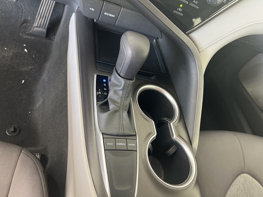 2023 Toyota Camry LE photo 13