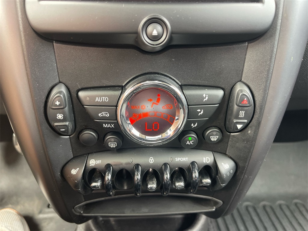 2013 Mini Countryman S photo 17