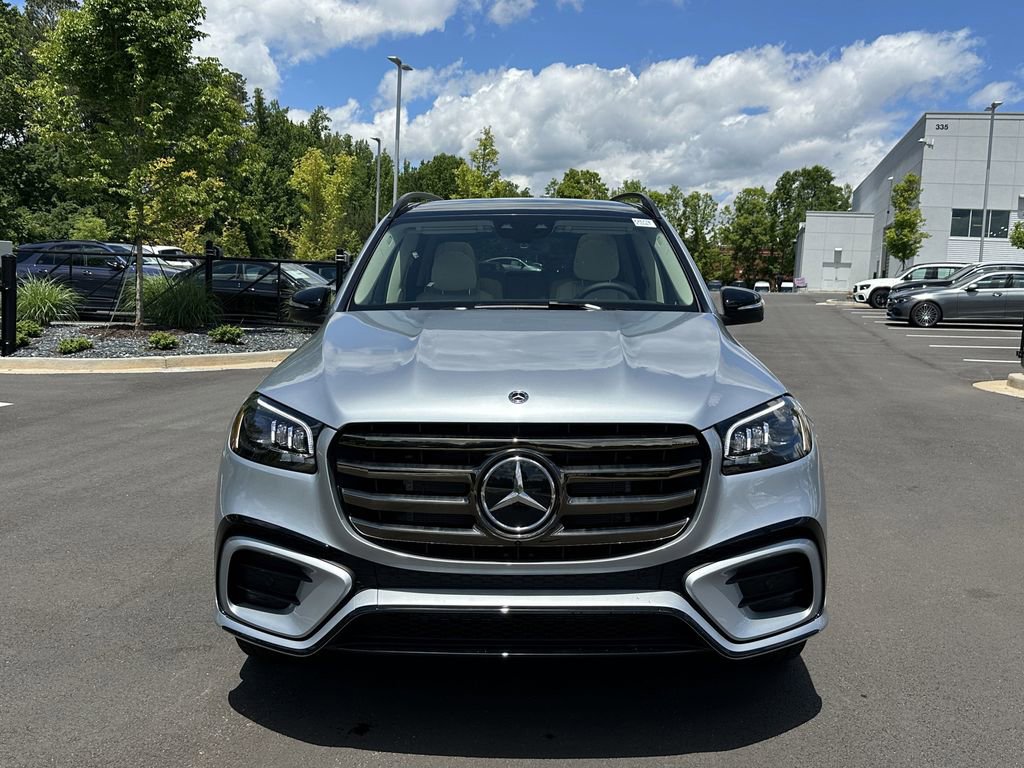 2025 Mercedes Benz GLS 450 4MATIC photo 3