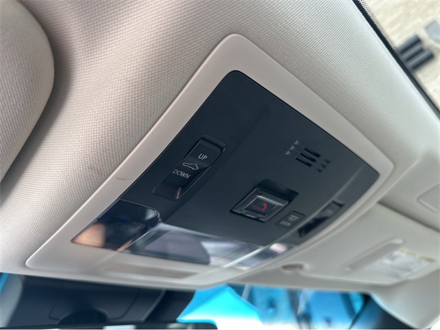 2025 Lexus ES 300h Premium photo 7