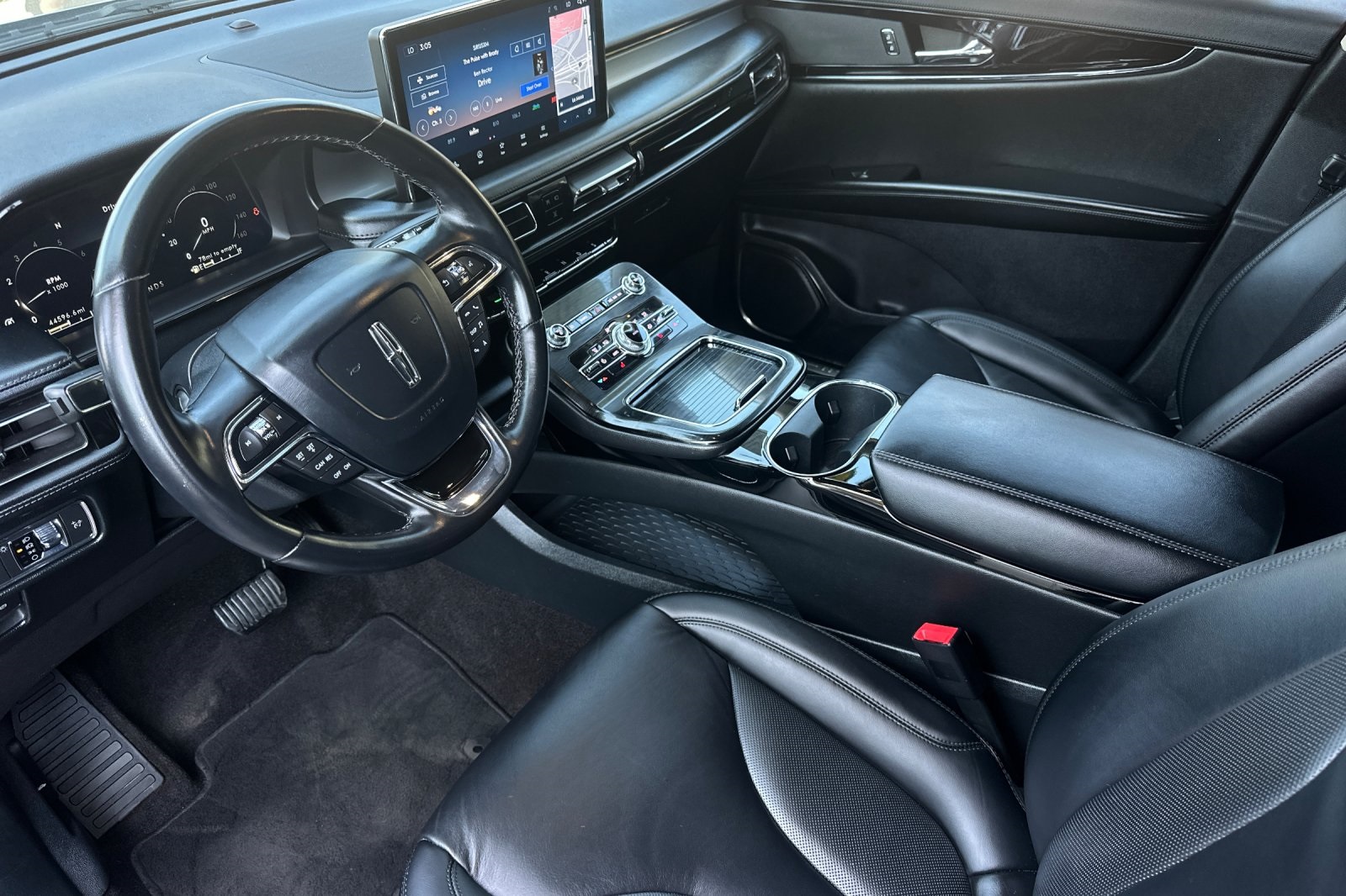 2021 Lincoln Nautilus Standard photo 5