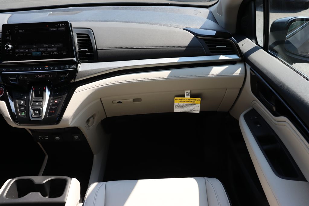 2026 Honda Odyssey Touring photo 17