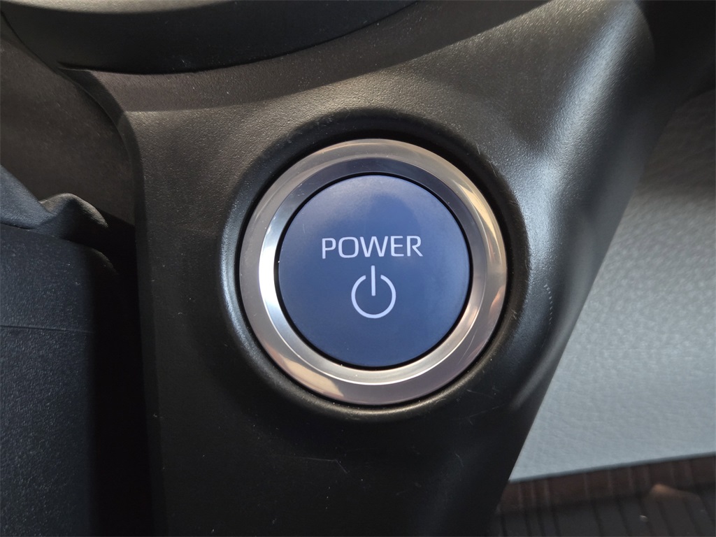 2024 Toyota Sienna XLE photo 18