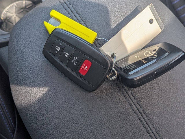 2025 Toyota RAV4 Hybrid XSE photo 35