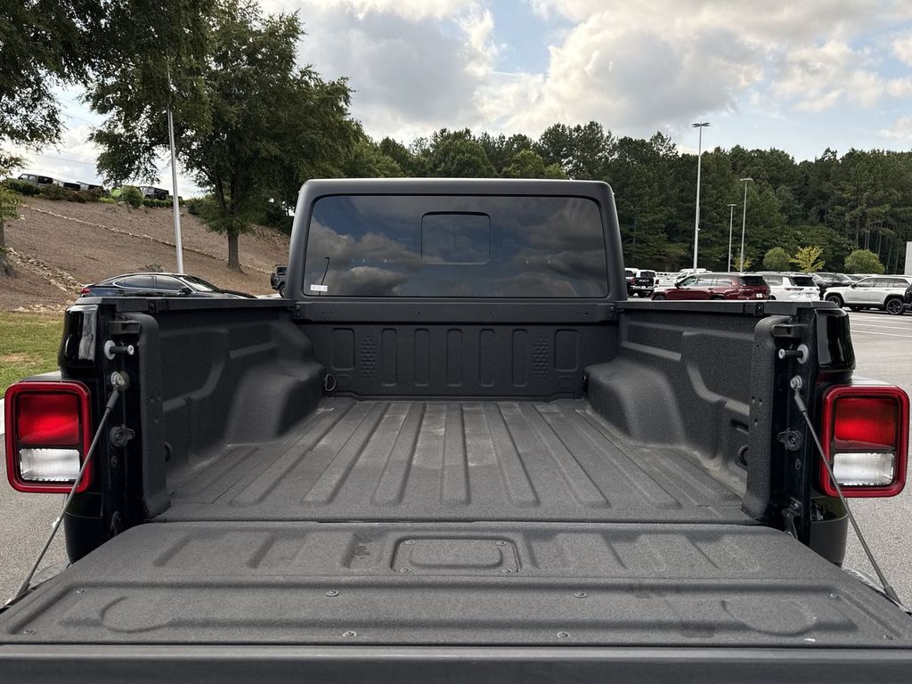 2022 Jeep Gladiator Sport photo 23