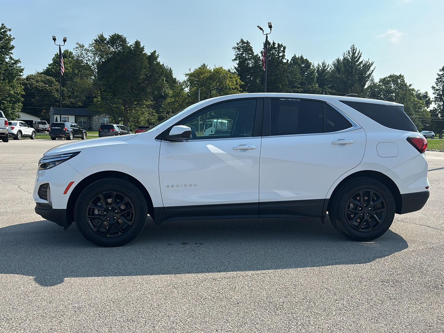 2022 Chevrolet Equinox LT photo 2