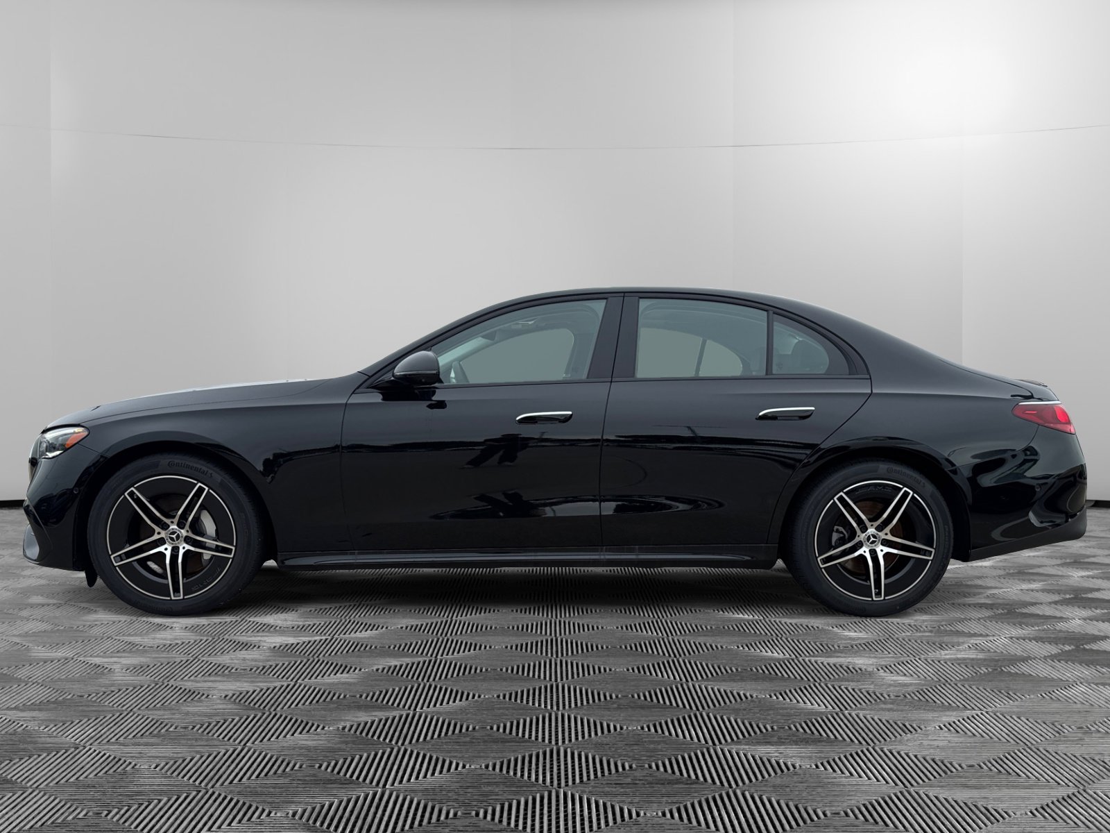 2025 Mercedes Benz E 350 4MATIC Sedan photo 2
