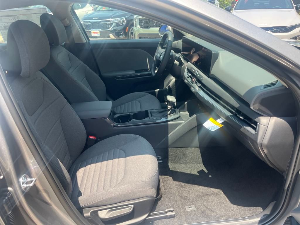 2025 Kia K4 EX photo 14