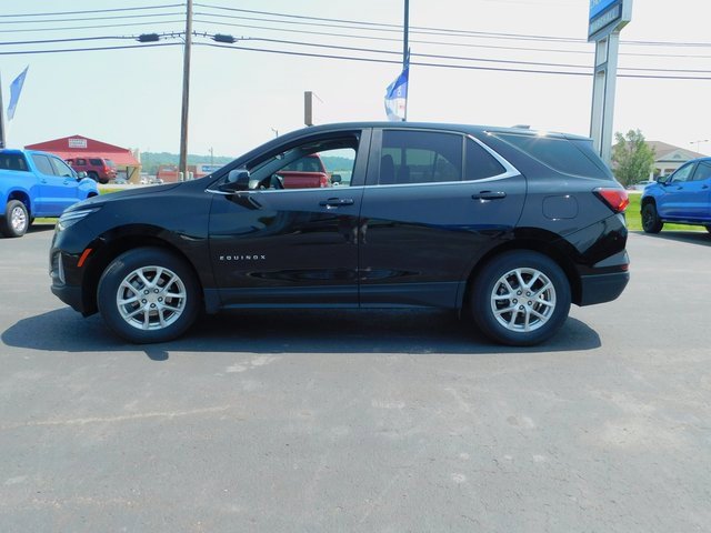 2024 Chevrolet Equinox LT photo 3