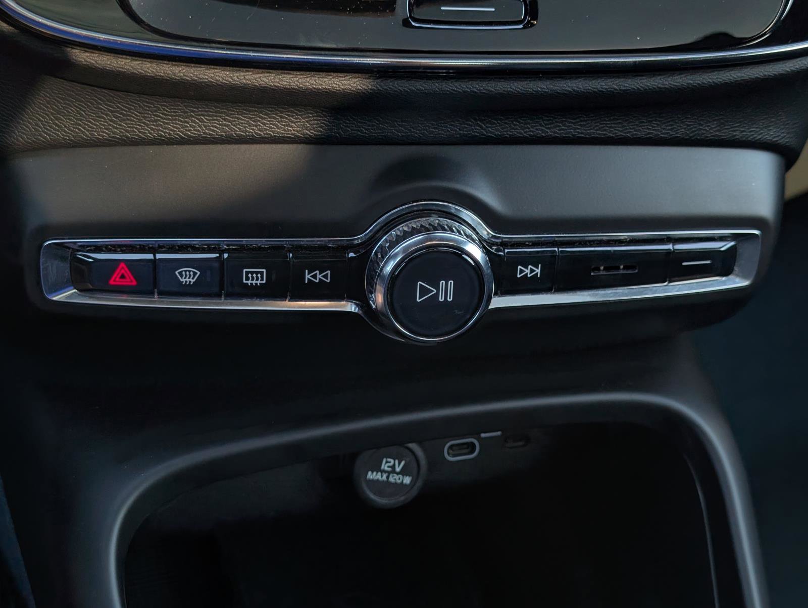 2023 Volvo C40 Recharge Ultimate photo 17