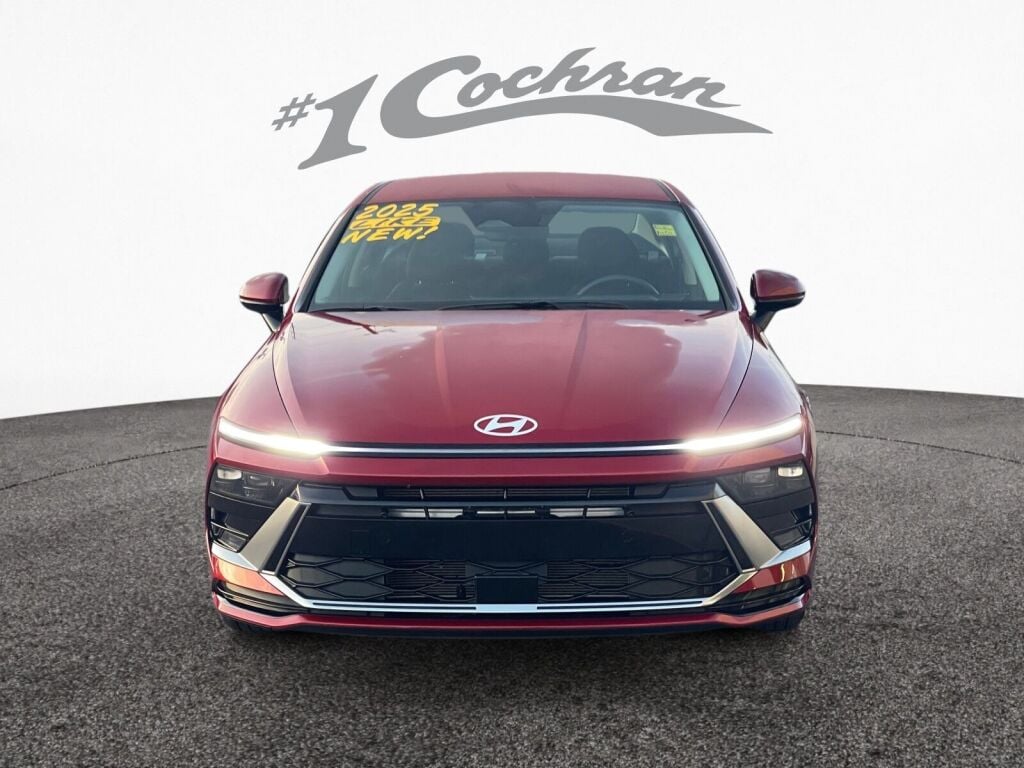 2025 Hyundai Sonata SEL photo 2