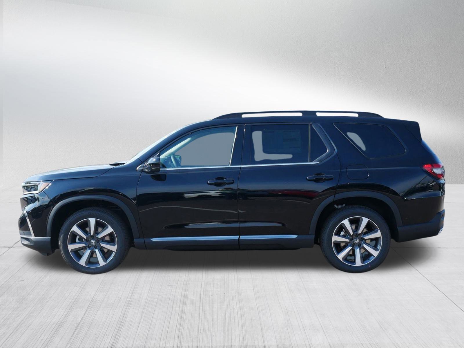 2025 Honda Pilot Touring photo 3