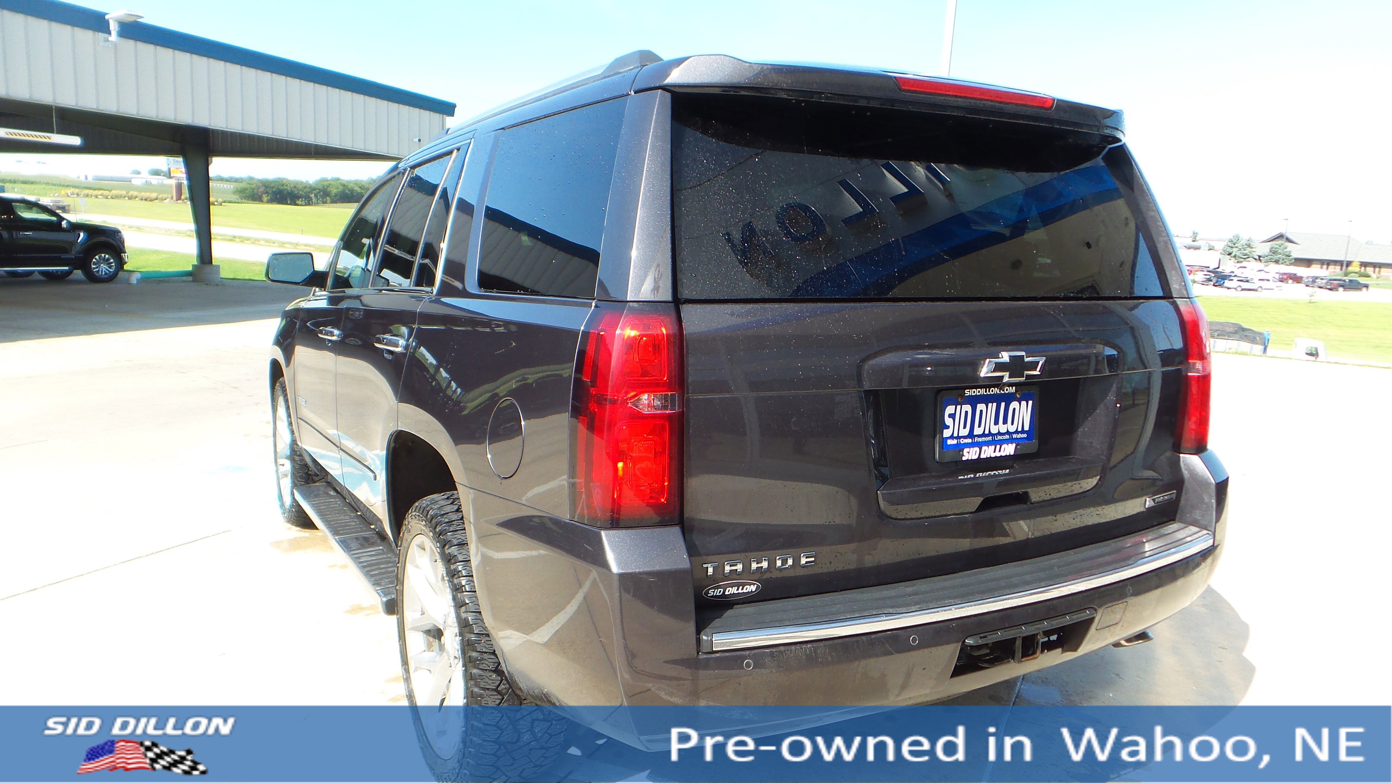 2017 Chevrolet Tahoe Premier photo 2