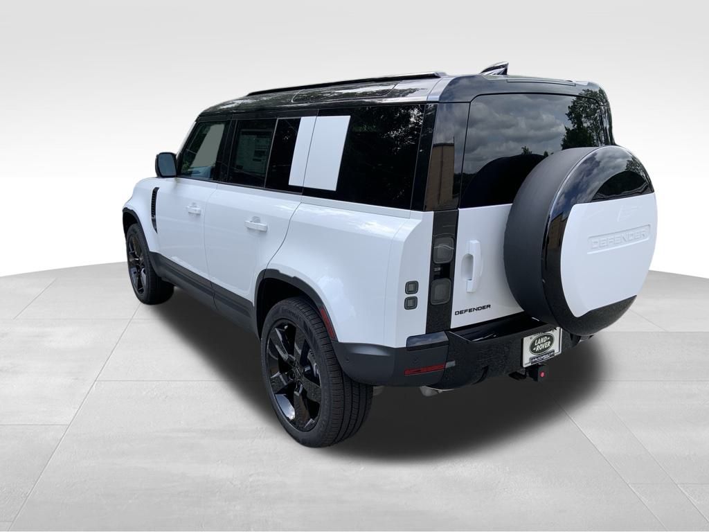 2026 Land Rover Defender 110 S photo 6