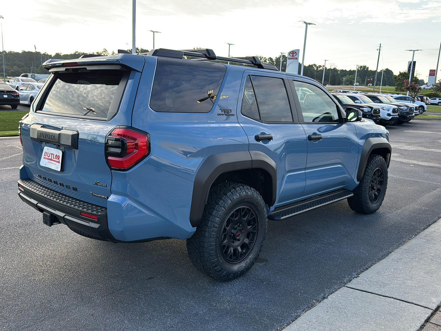 2025 Toyota 4Runner TRD Off-Road photo 5