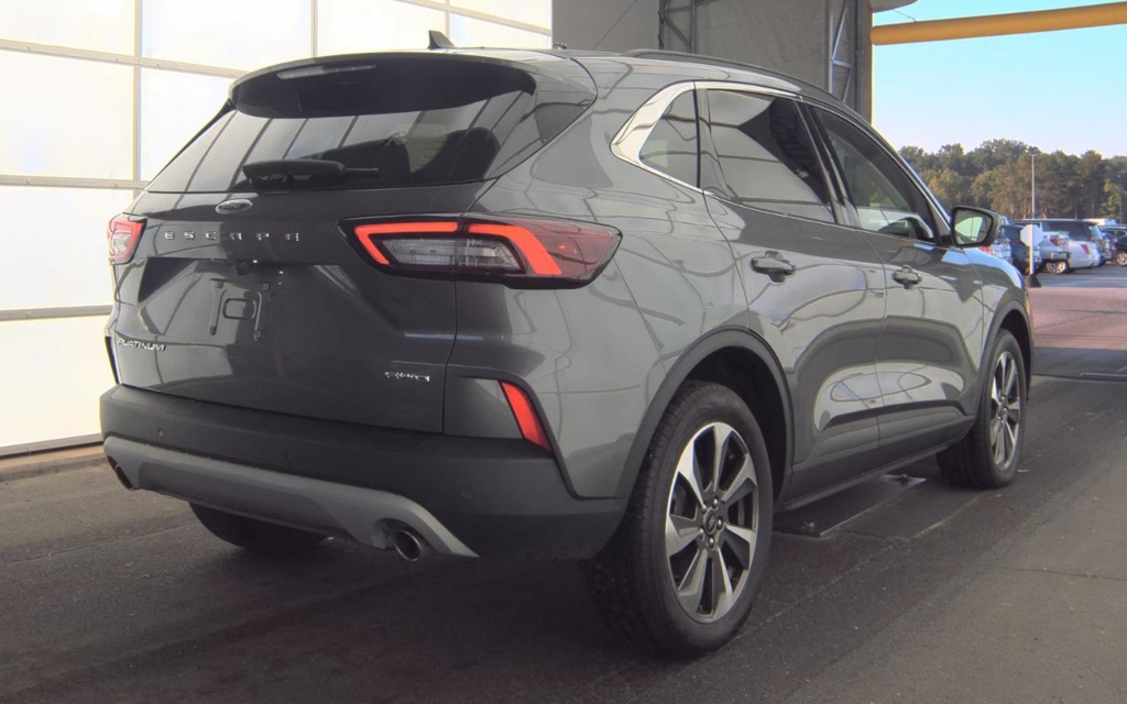 2023 Ford Escape Platinum photo 2