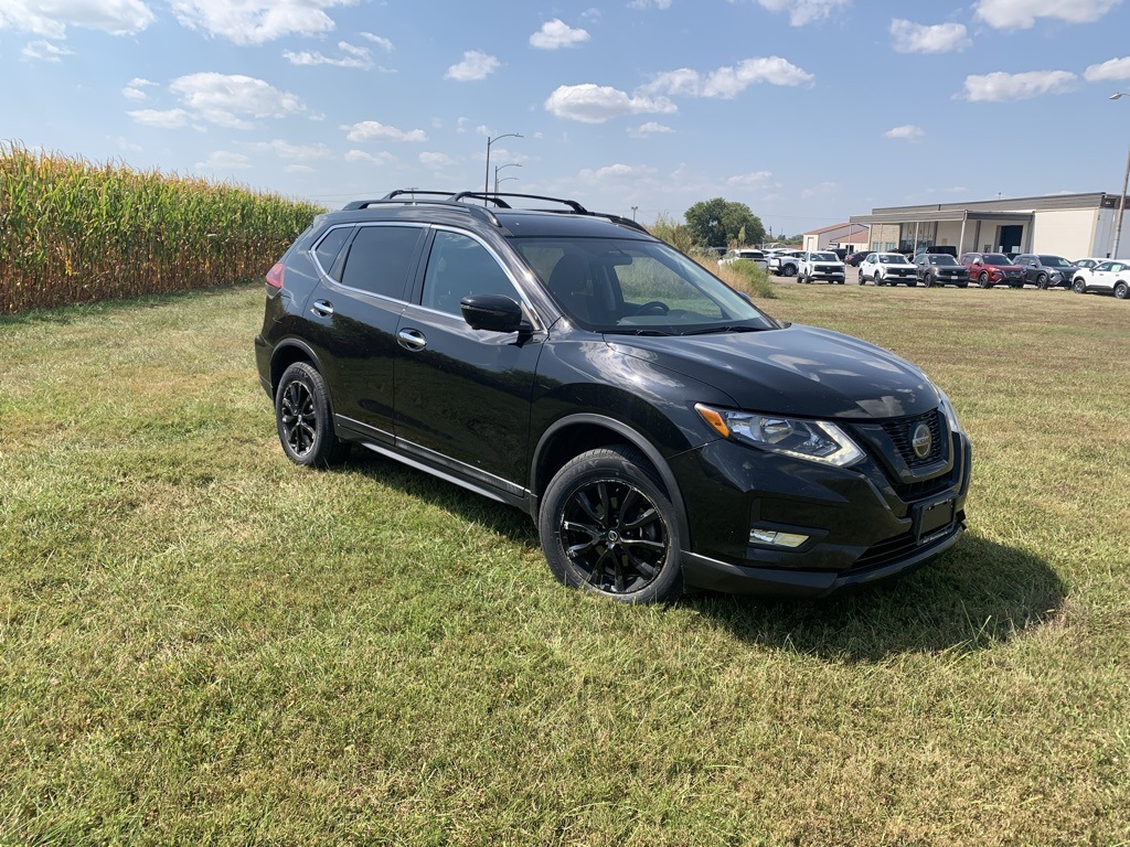 2018 Nissan Rogue SV photo 3
