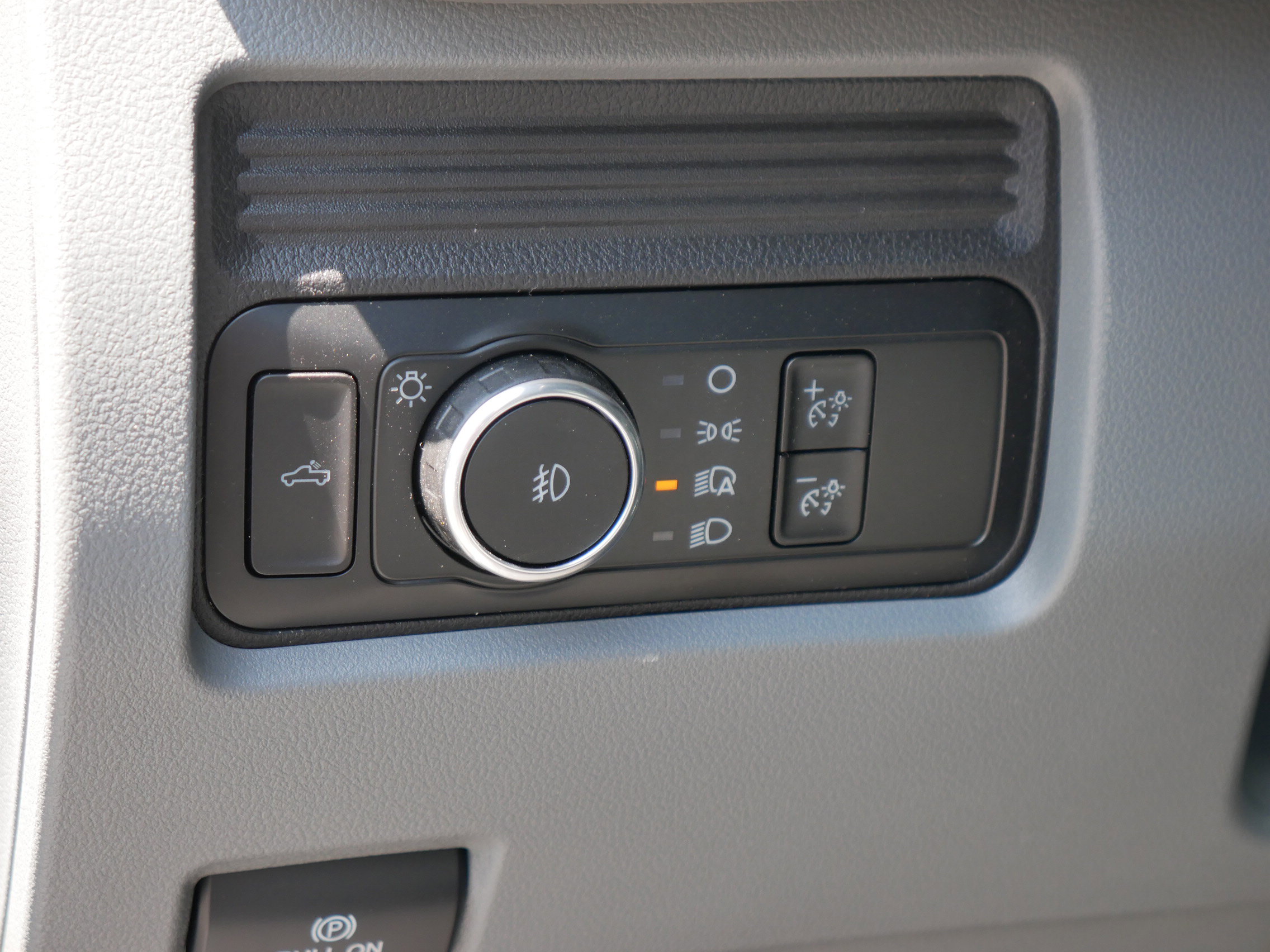 2025 Ford F-250 XL photo 4