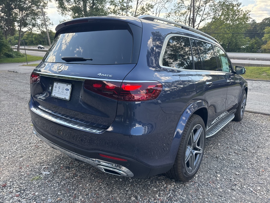 2026 Mercedes Benz GLS 450 4MATIC photo 4
