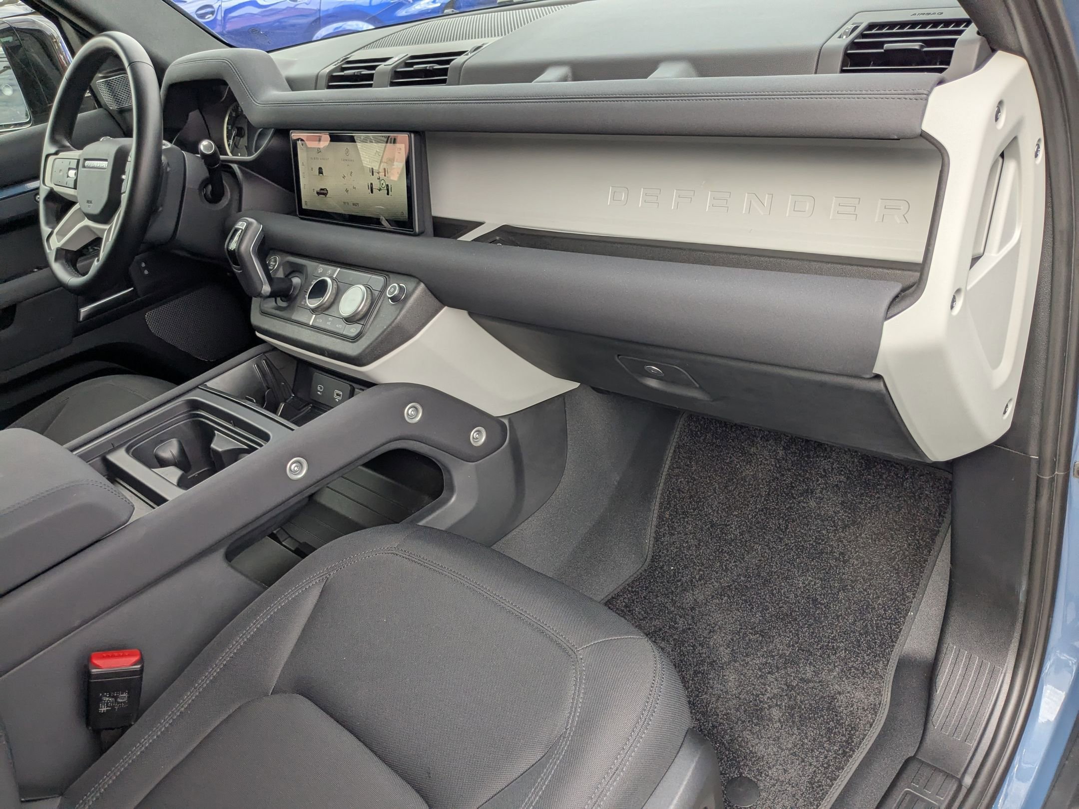 2023 Land Rover Defender 110 photo 21