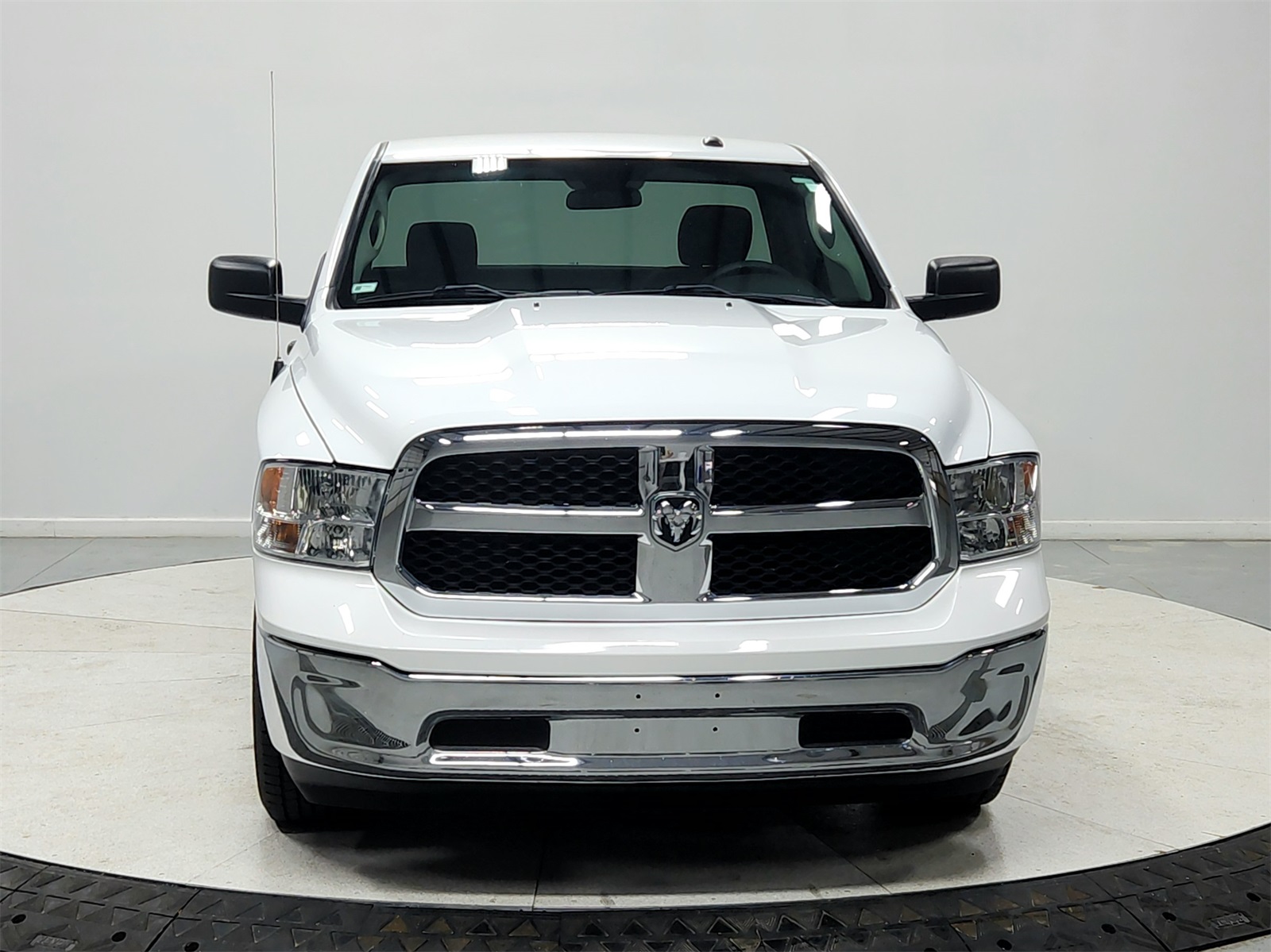 2022 Ram 1500 Classic Tradesman photo 2