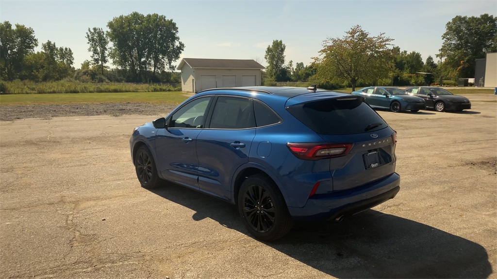 2023 Ford Escape ST-Line Elite photo 6