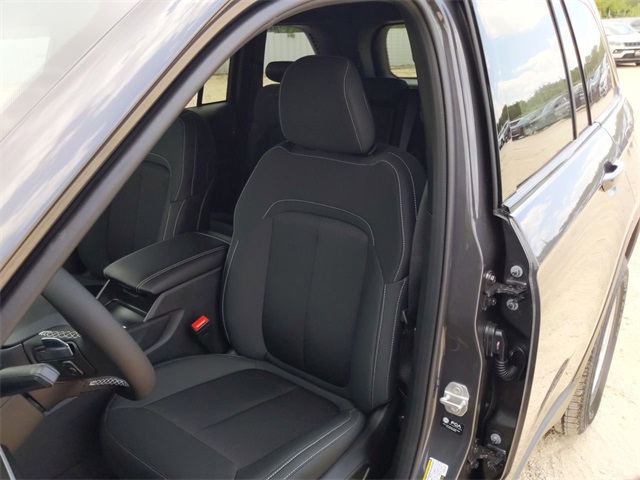 2025 Jeep Grand Cherokee Laredo Altitude photo 13