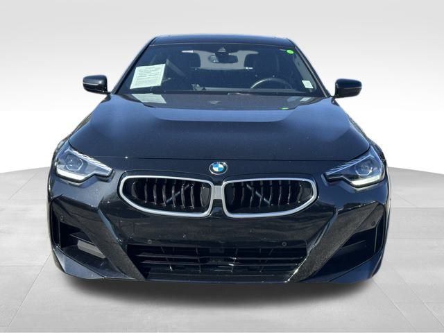 2025 Bmw 230i xDrive photo 2