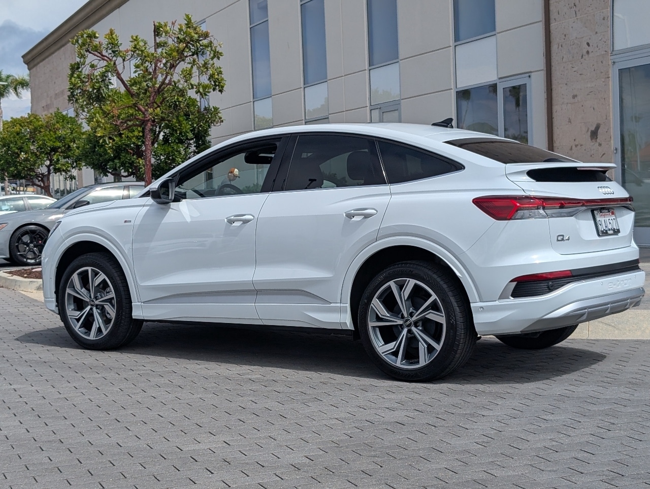 2024 Audi Q4 E-tron Prestige photo 11