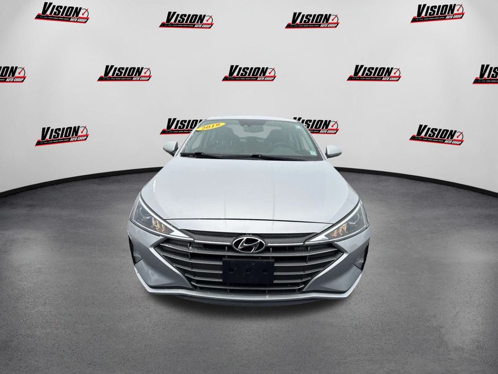 2019 Hyundai Elantra Value Edition photo 2