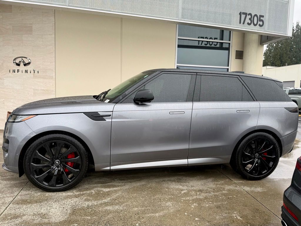 2024 Land Rover Range Rover Sport P400 Dynamic SE photo 2