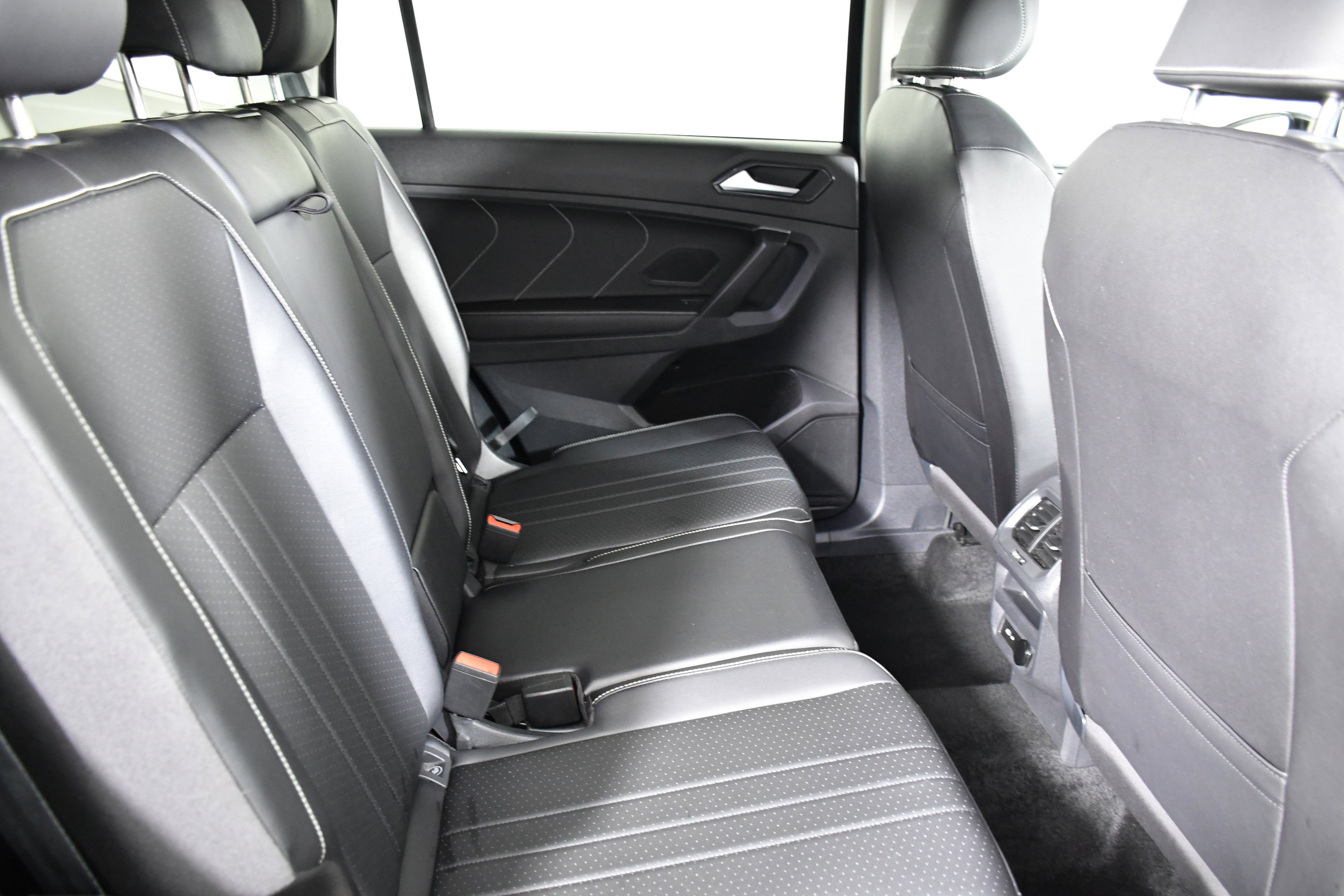2024 Volkswagen Tiguan SE Wolfsburg Edition photo 22