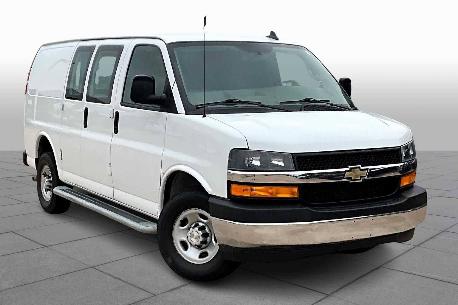 2023 Chevrolet Express 2500 Cargo photo 2