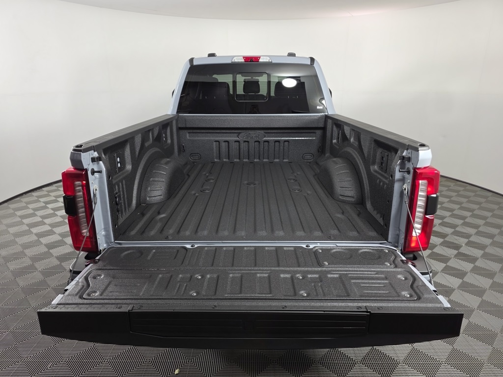 2025 Ford F-350 Lariat photo 5